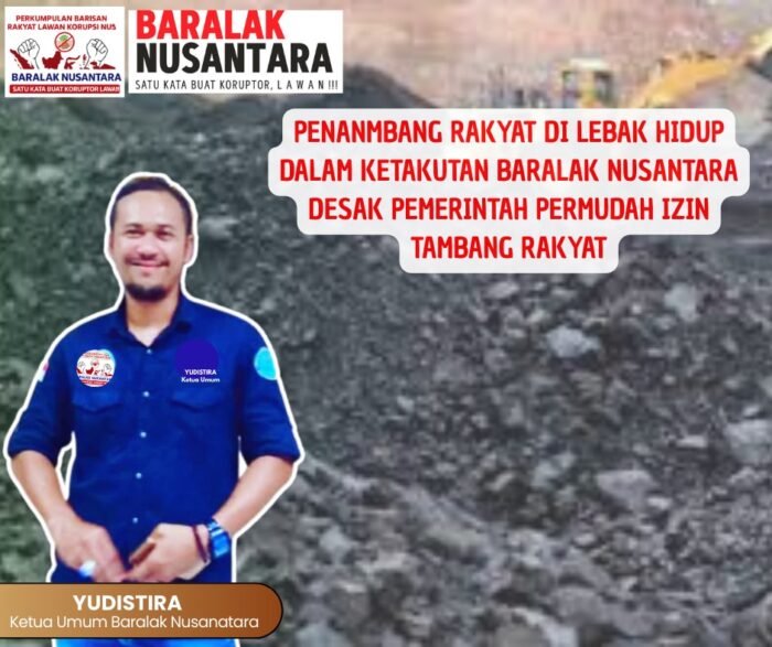 Ketua Umum Baralak Nusantara, Yudistira, dengan latar tambang batu bara, menyerukan desakan agar pemerintah mempermudah izin tambang rakyat di Lebak.