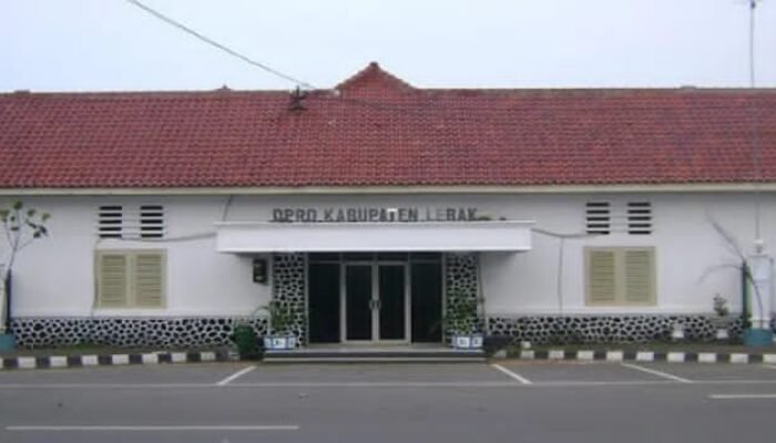 Bungkamnya Ketua DPRD Lebak Saat Disorot Soal Anggaran: Transparansi Dipertanyakan, Publik Menanti Jawaban