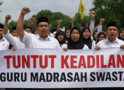 foto ilustrasi Sejumlah guru madrasah swasta di Kabupaten Lebak menggelar aksi protes dengan membentangkan spanduk bertuliskan “Tuntut Keadilan Guru Madrasah Swasta”. 9baralaknusantara.com)