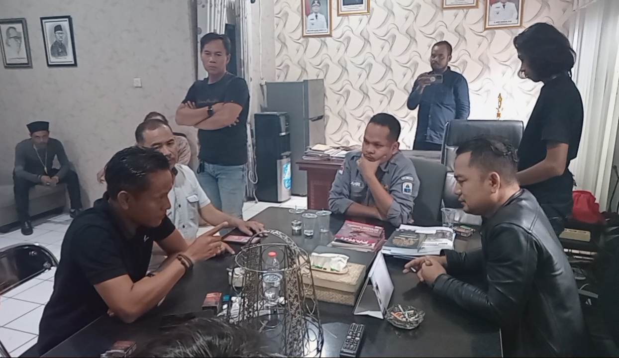 Puluhan LSM audiensi dengan oknum ASN Bapenda