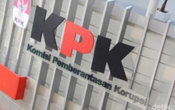 Gedung Komisi Pemberantasan Korupsi (KPK) dengan logo resmi di Jakarta