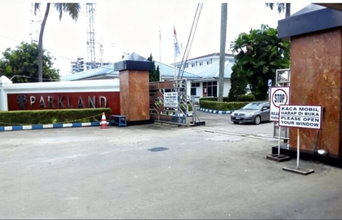 Ilustrasi kawasan industri Cikande dan dokumen laporan keuangan perusahaan