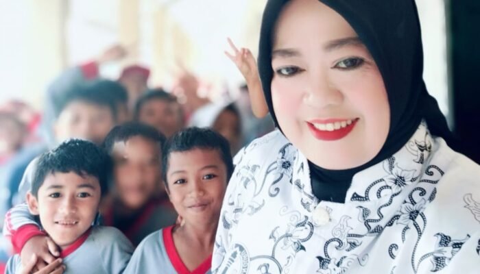 Umsaroh, S.Pd Siap Nahkodai PGRI Cibadak: Perpaduan Kepemimpinan, Profesionalisme, dan Pemberdayaan Masyarakat