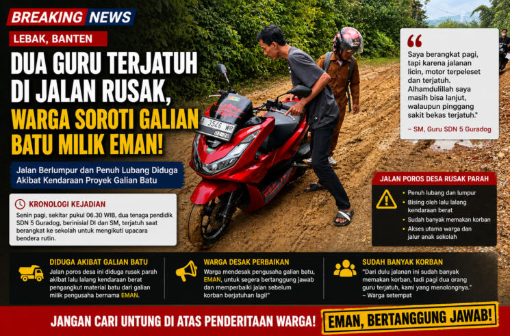 Dua pria mendorong sepeda motor di jalan desa berlumpur dan berlubang di Guradog setelah kecelakaan, diduga akibat kerusakan jalan oleh aktivitas truk galian batu